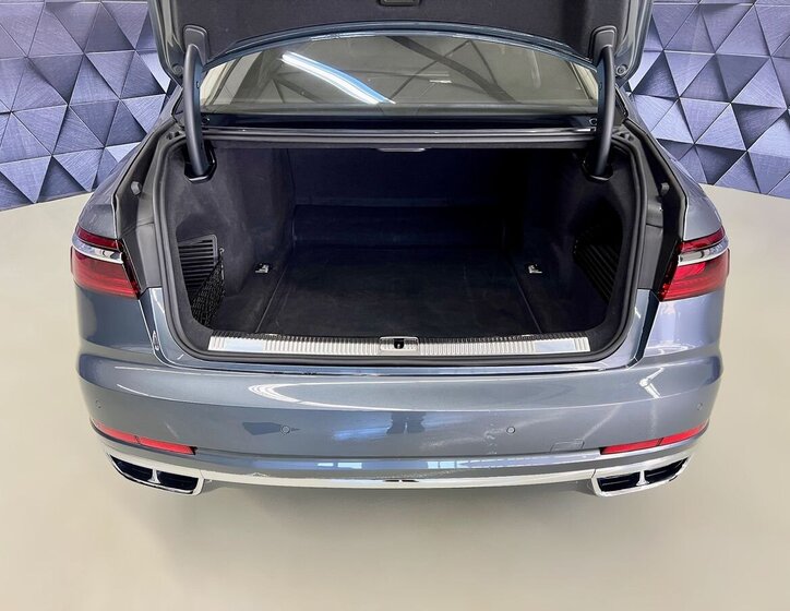 Audi A8 Sedan / Limuzína 3,0 l 210 kw