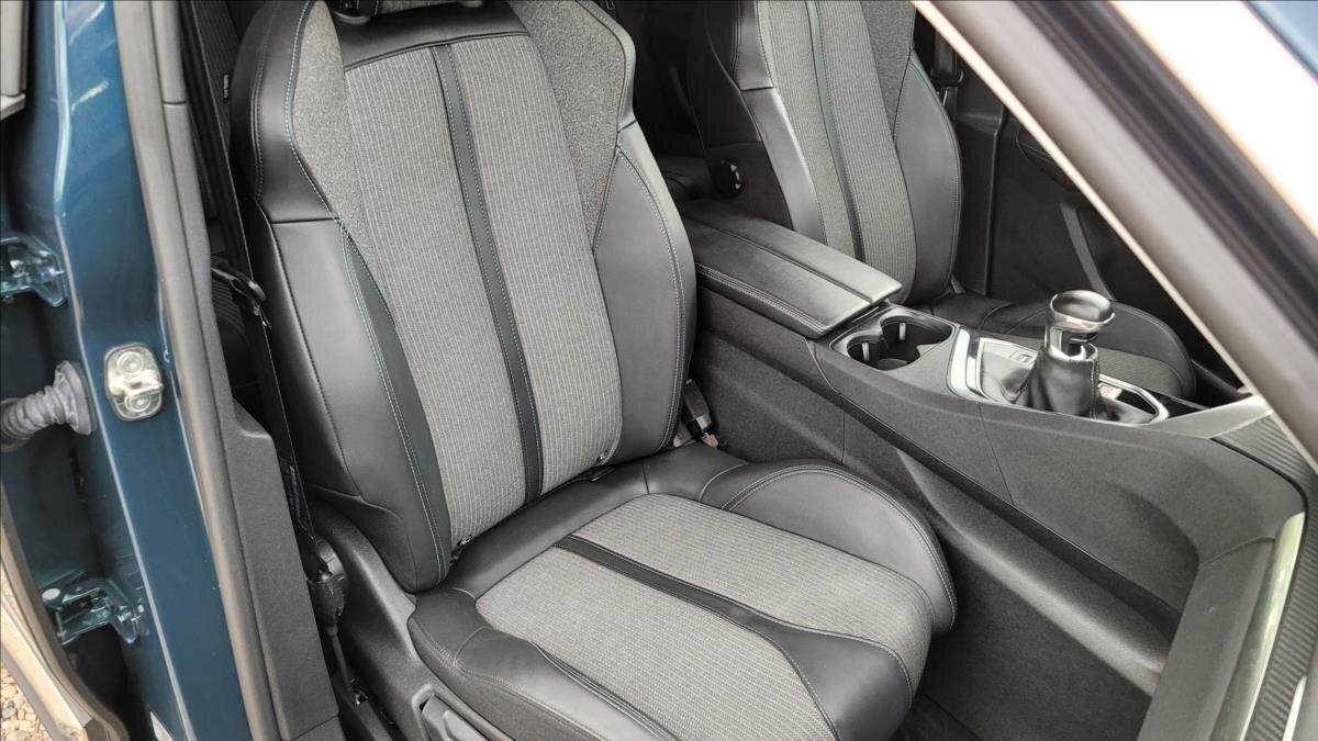 Peugeot 3008 SUV / Terénní 1,5 l 96 kw