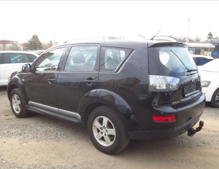 Mitsubishi Outlander SUV / Terénní 2,4 l 125 kw