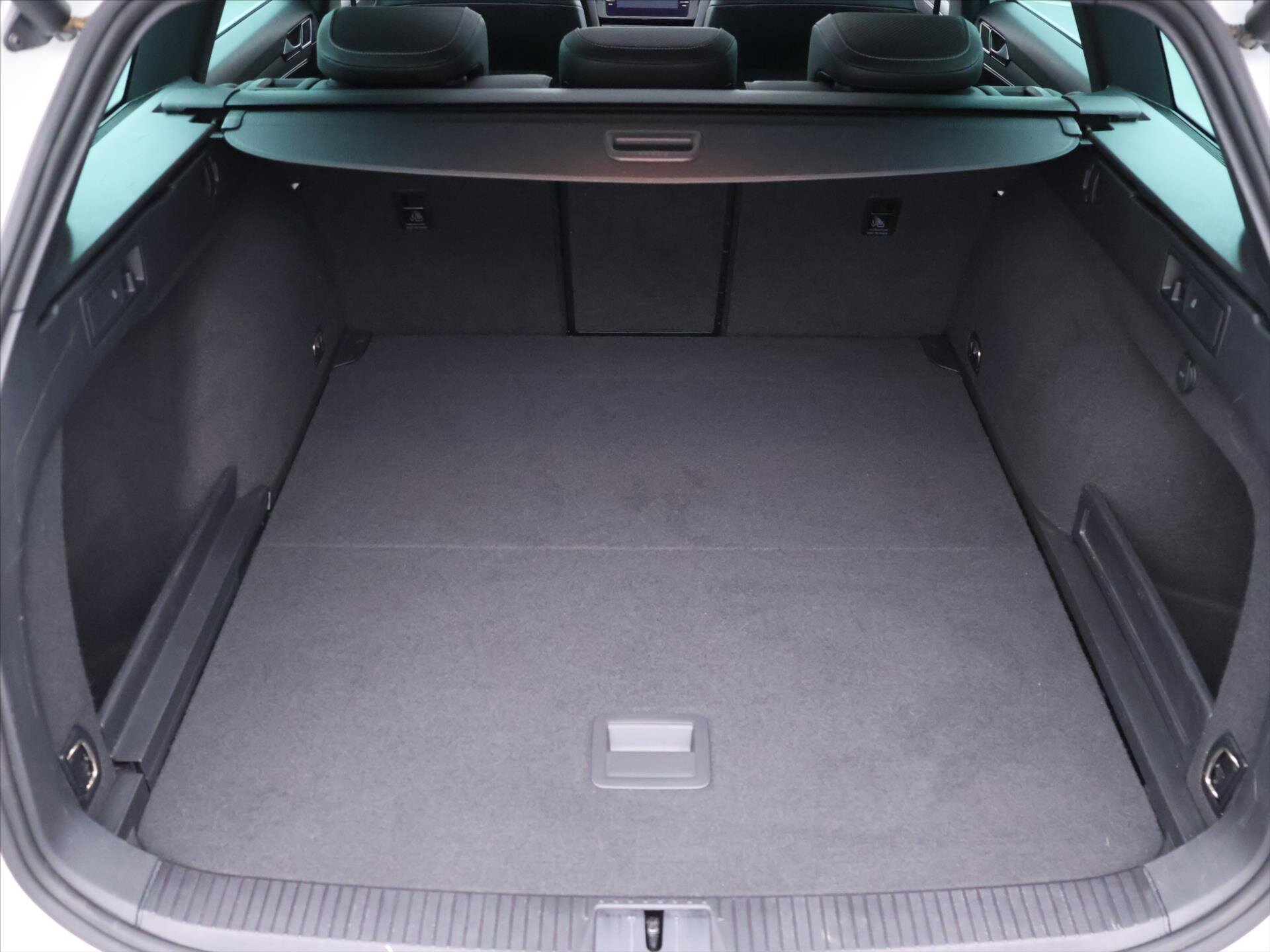 Volkswagen Passat Kombi 1,5 l 110 kw