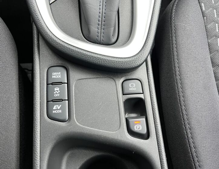 Toyota Yaris Cross 25