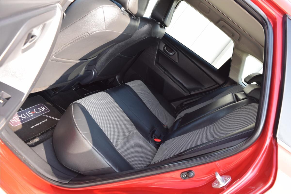 Toyota Auris Kombi 1,2 l 85 kw