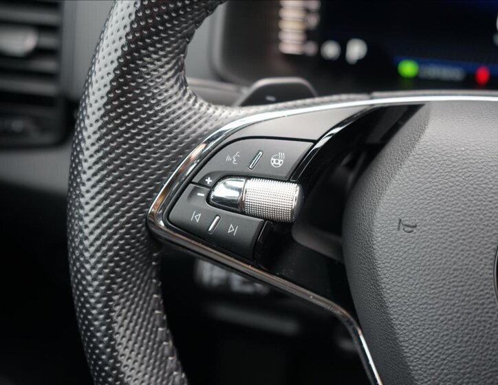 Škoda Karoq SUV / Terénní 1,5 l 110 kw