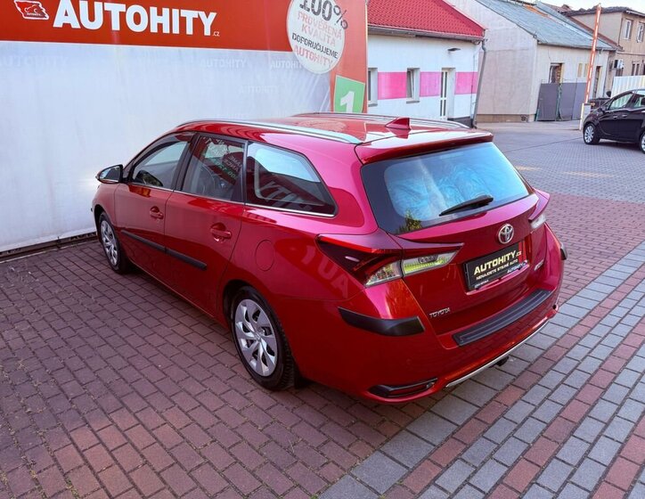 Toyota Auris Kombi 1,2 l 86 kw