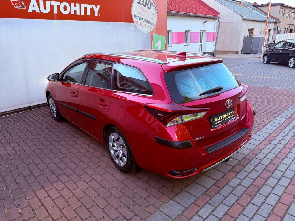 Toyota Auris Kombi 1,2 l 86 kw