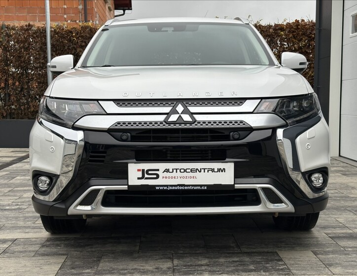 Mitsubishi Outlander 2