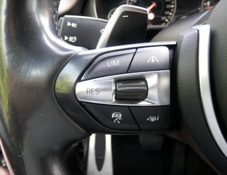 BMW X5 SUV 3,0 l 280 kw