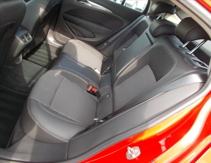 Opel Insignia Hatchback 2,0 l 125 kw