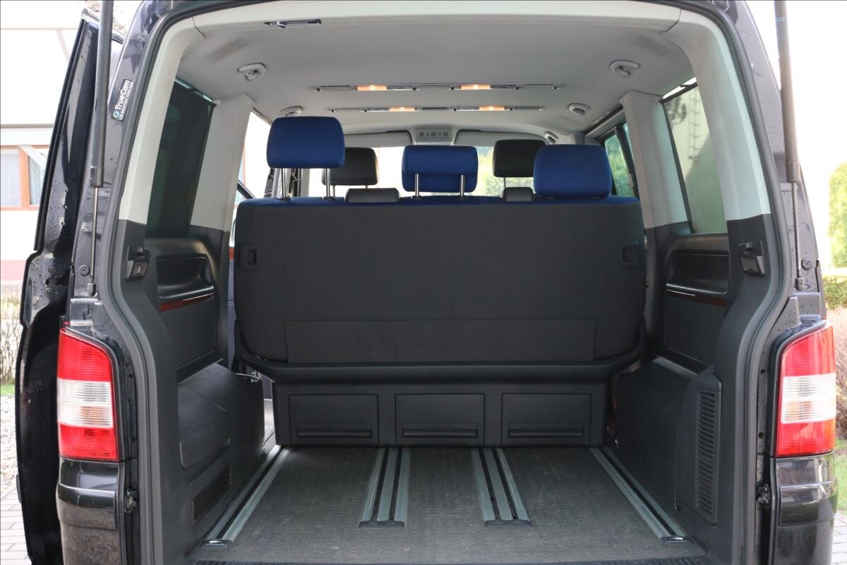 Volkswagen Multivan MPV 2,5 l 128 kw