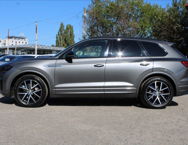 Volkswagen Touareg 8