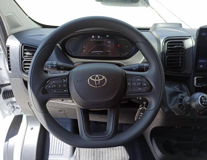 Toyota Proace Max 11