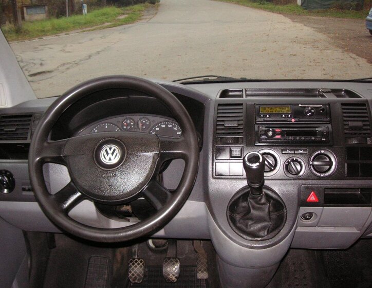 Volkswagen Transporter Valník 2,5 l 96 kw
