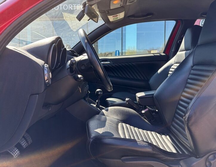 Alfa Romeo 147 Hatchback 3,2 l 184 kw