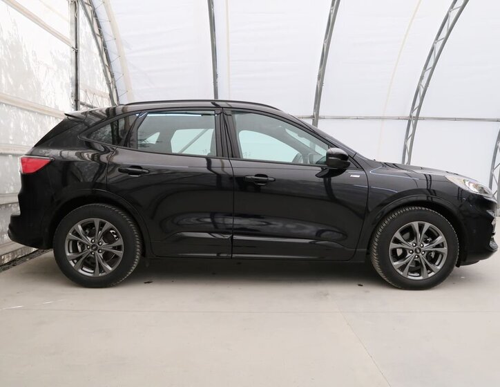 Ford Kuga SUV / Terénní 2,0 l 88 kw