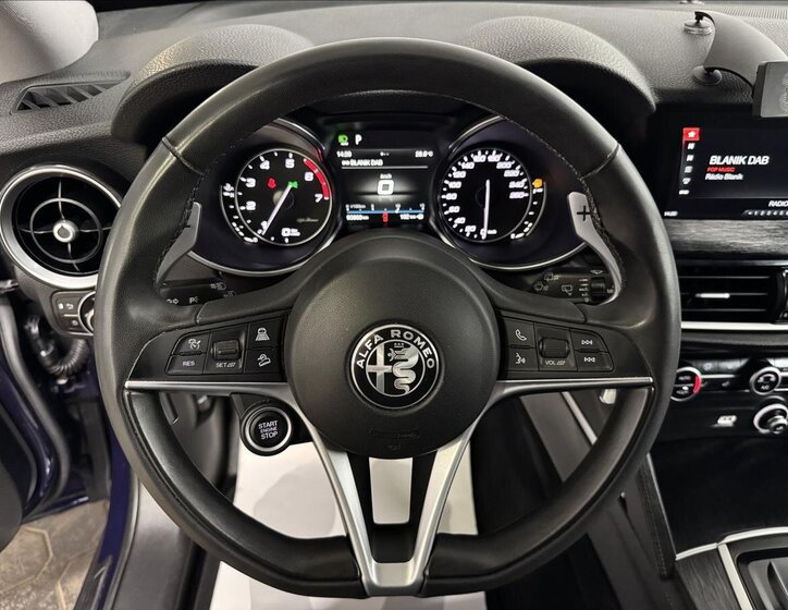 Alfa Romeo Stelvio 17