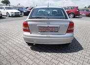 Opel Astra 8