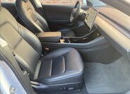 Tesla Model 3 Sedan 0,0 208 kw