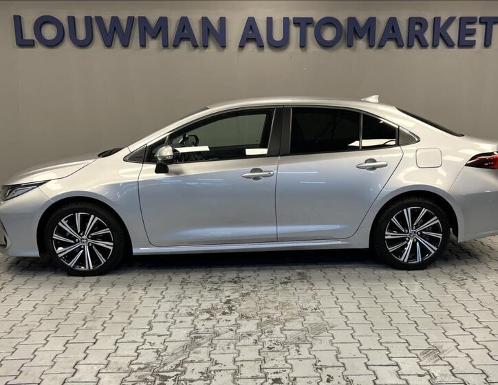 Toyota Corolla Sedan 1,5 l 92 kw