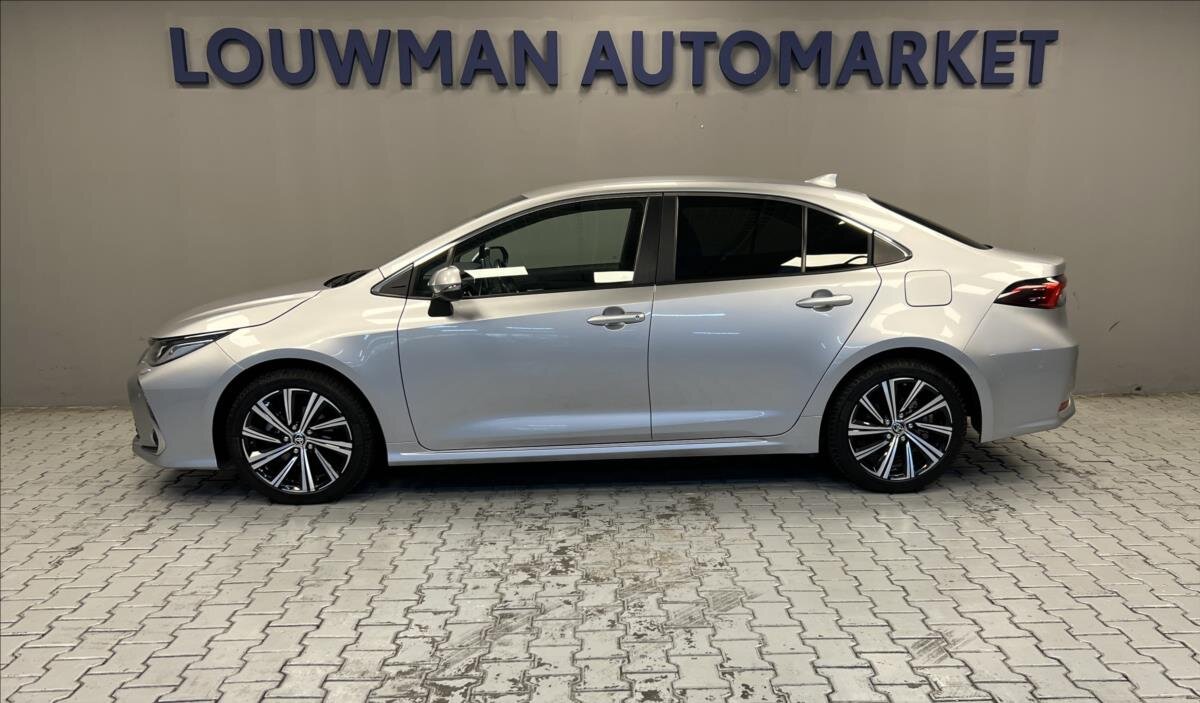 Toyota Corolla Sedan 1,5 l 92 kw