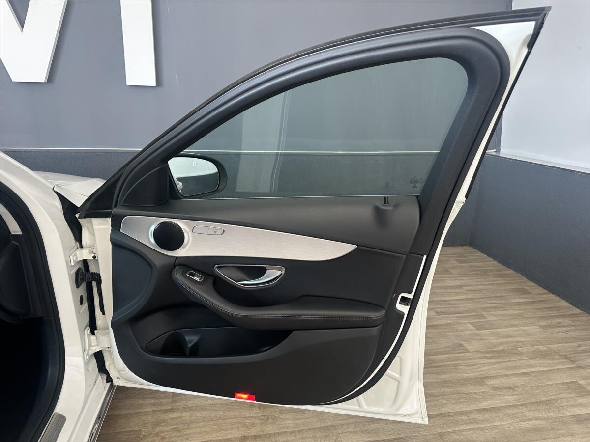 Mercedes-Benz Třídy C Kombi 2,1 l 125 kw