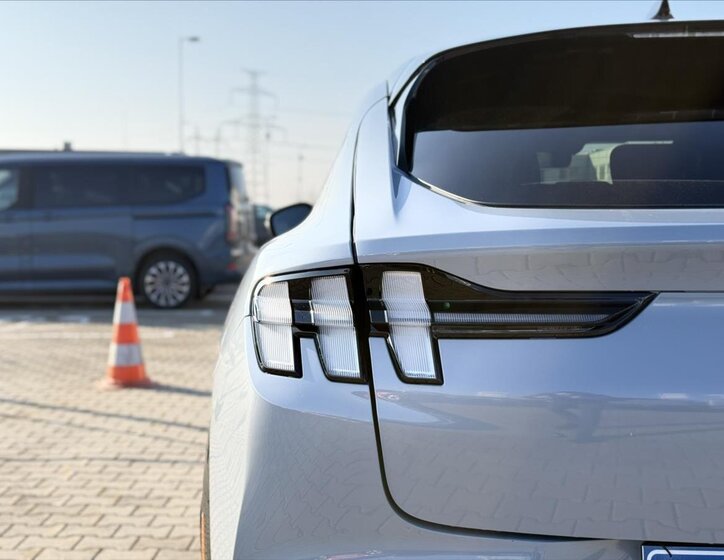 Ford Mustang Mach-E Hatchback 0,0 225 kw