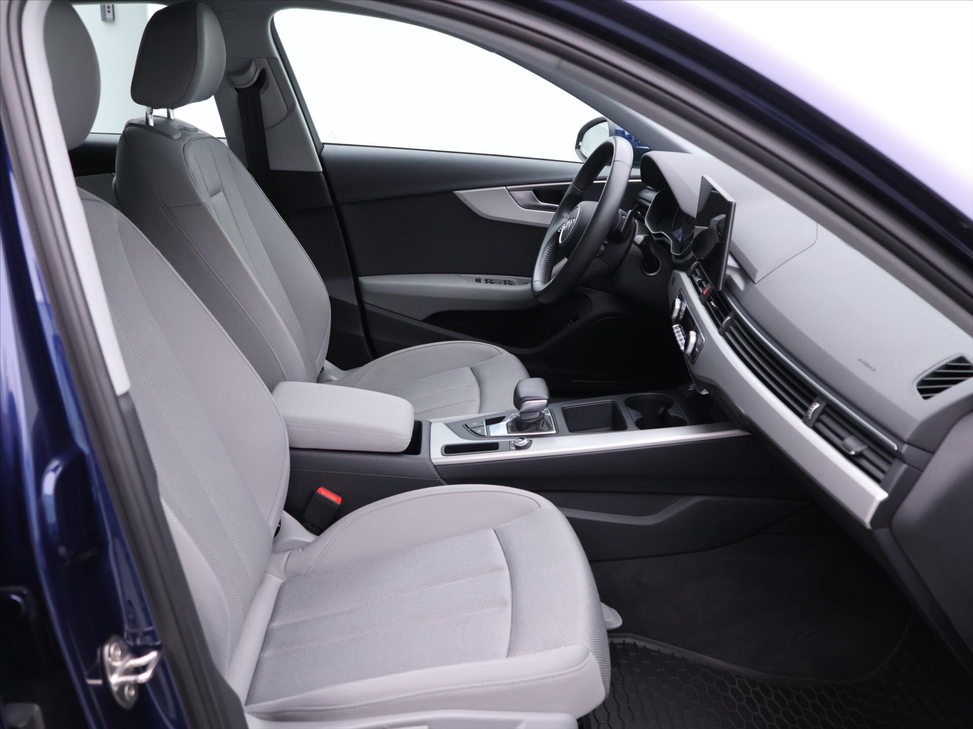 Audi A4 Sedan / Limuzína 2,0 l 120 kw