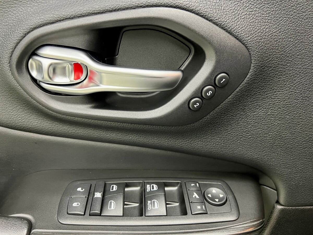 Jeep Cherokee SUV / Terénní 2,0 l 125 kw