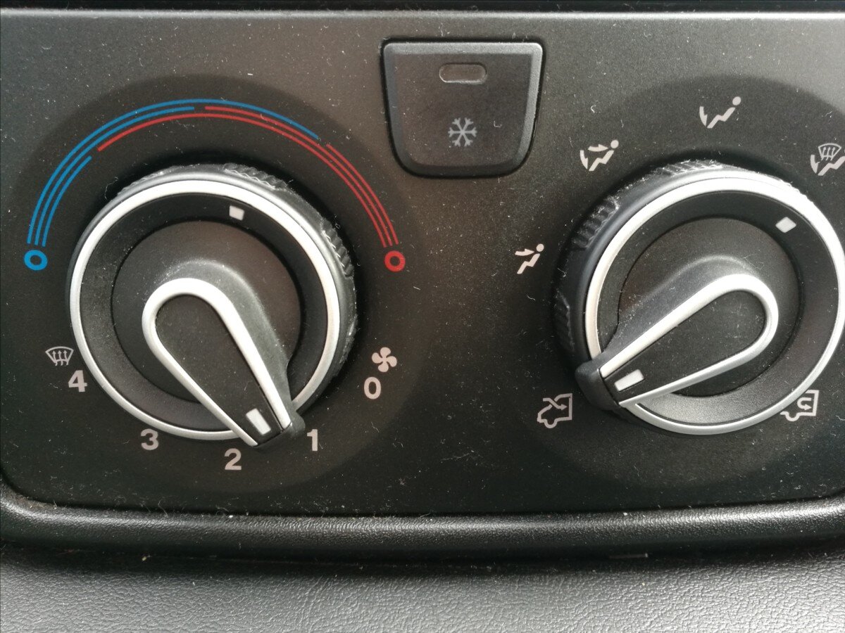 Peugeot Boxer Valník 2,2 l 110 kw