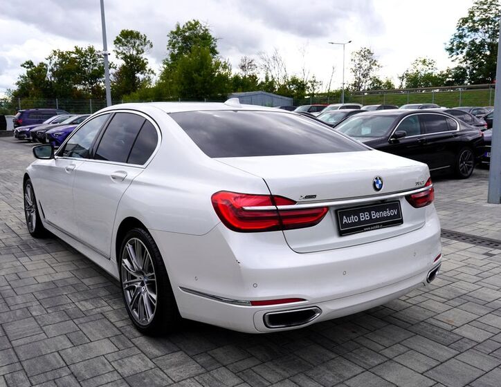 BMW Řada 7 4