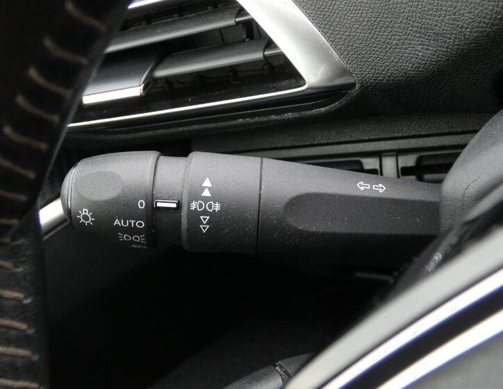 Peugeot 5008 SUV / Terénní 1,2 l 96 kw