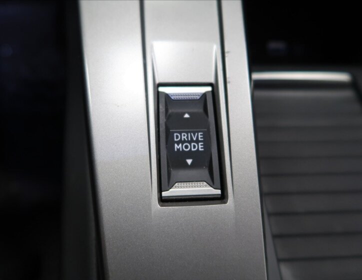 Peugeot 308 Hatchback 1,2 l 96 kw