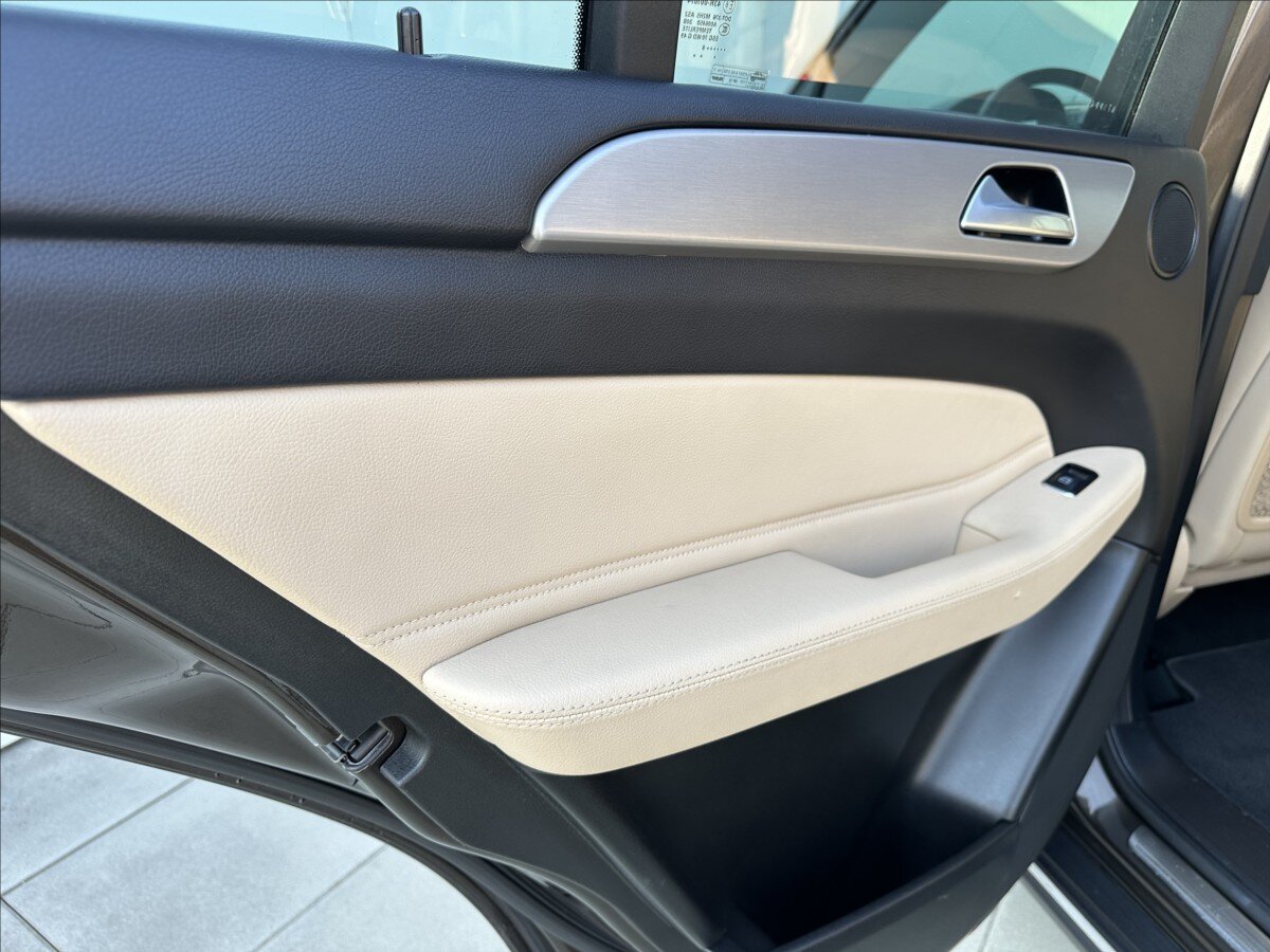 Mercedes-Benz GLE SUV / Terénní 3,0 l 190 kw