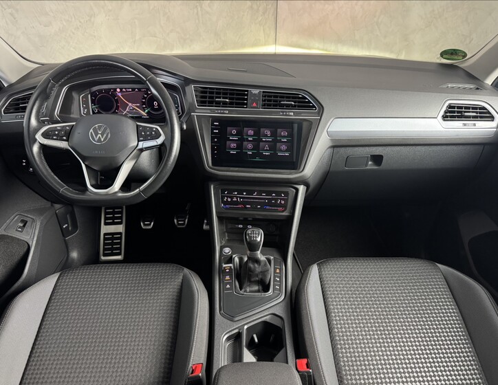Volkswagen Tiguan 16