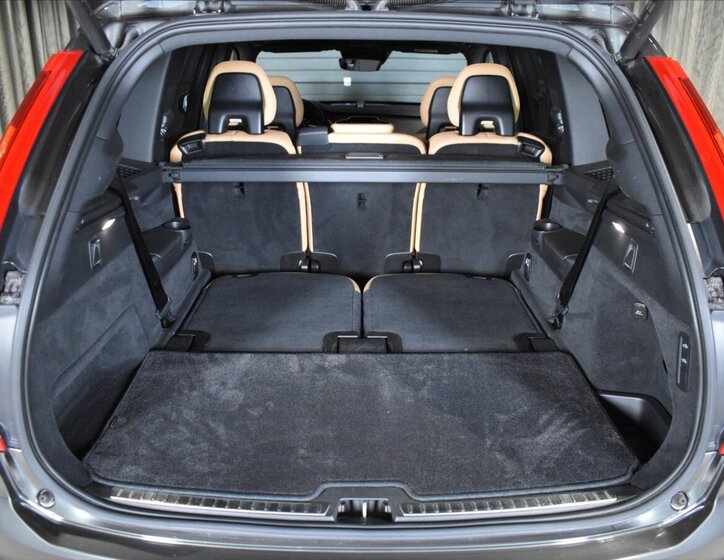 Volvo XC90 SUV / Terénní 2,0 l 177 kw