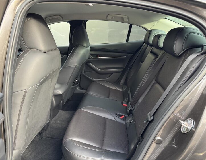 Mazda 3 Sedan / Limuzína 2,0 l 132 kw