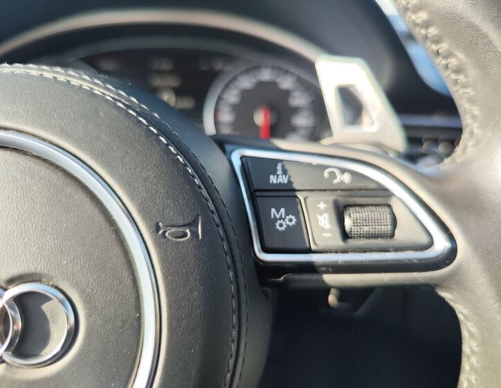 Audi A8 Sedan / Limuzína 3,0 l 190 kw