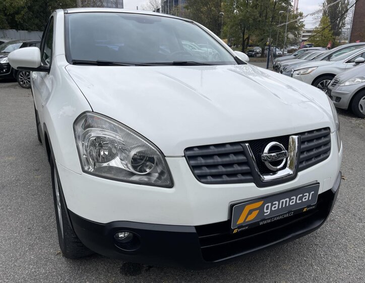 Nissan Qashqai SUV / Terénní 2,0 l 110 kw