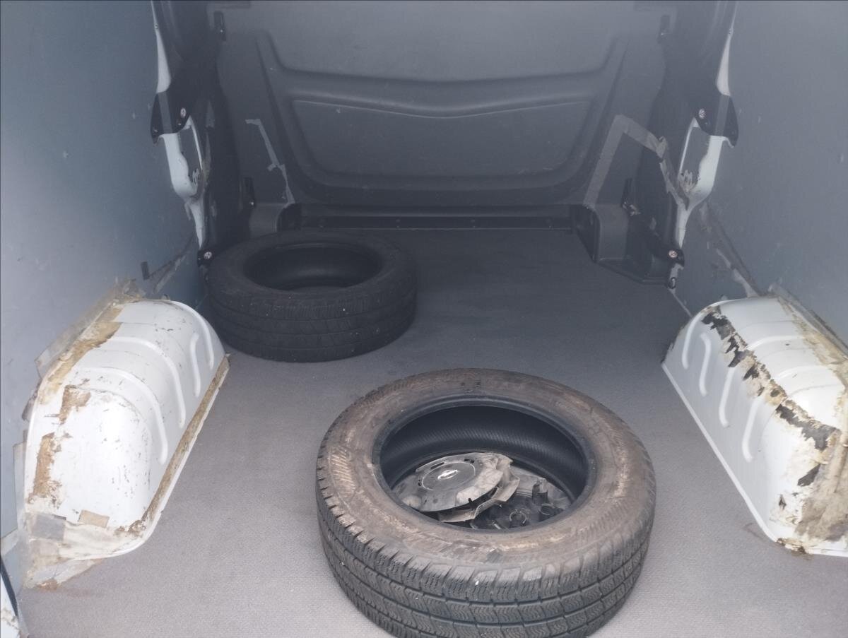 Opel Vivaro Skříň 1,6 l 89 kw