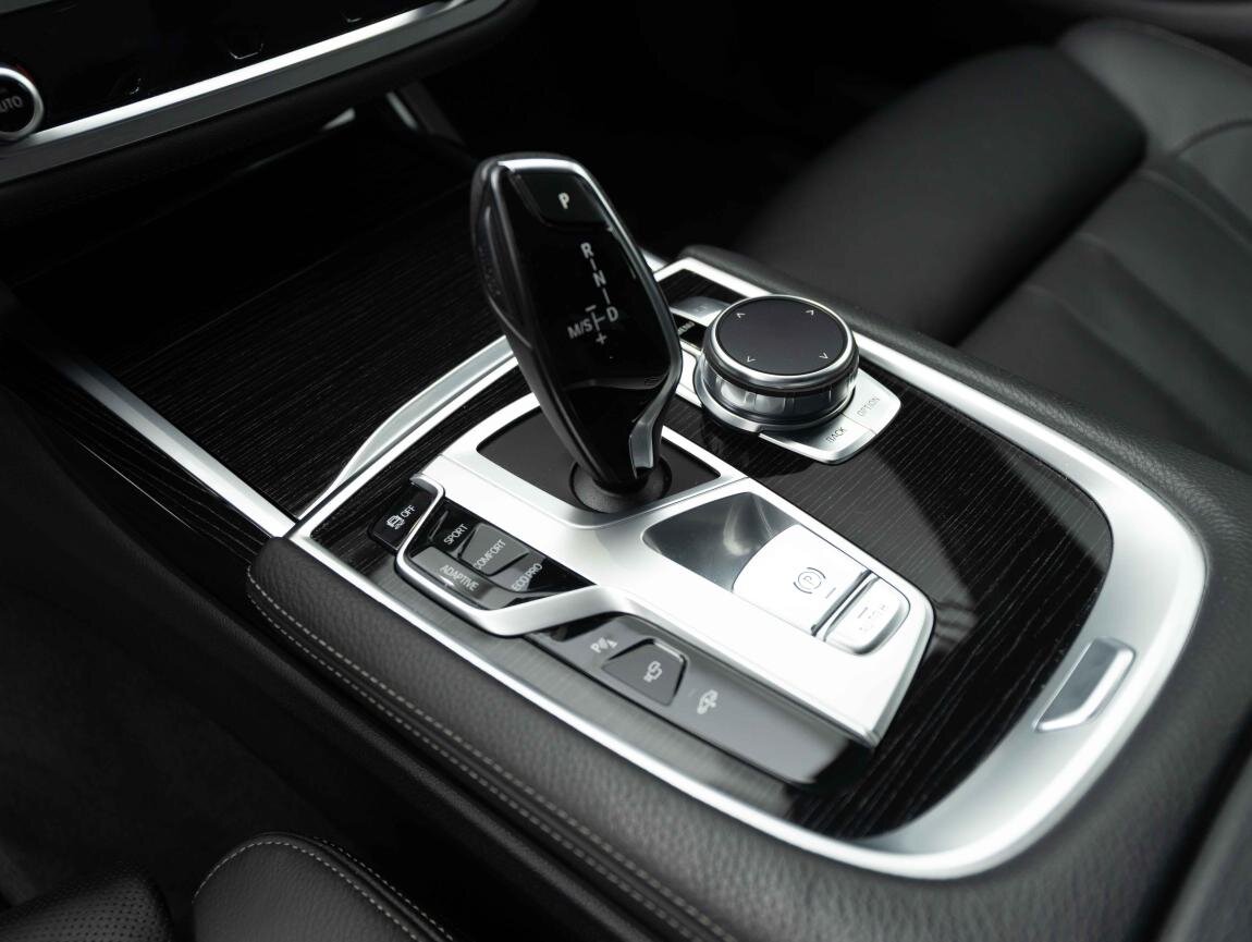 BMW Řada 7 Sedan 4,4 l 330 kw