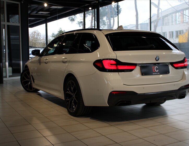 BMW Řada 5 Kombi 3,0 l 210 kw