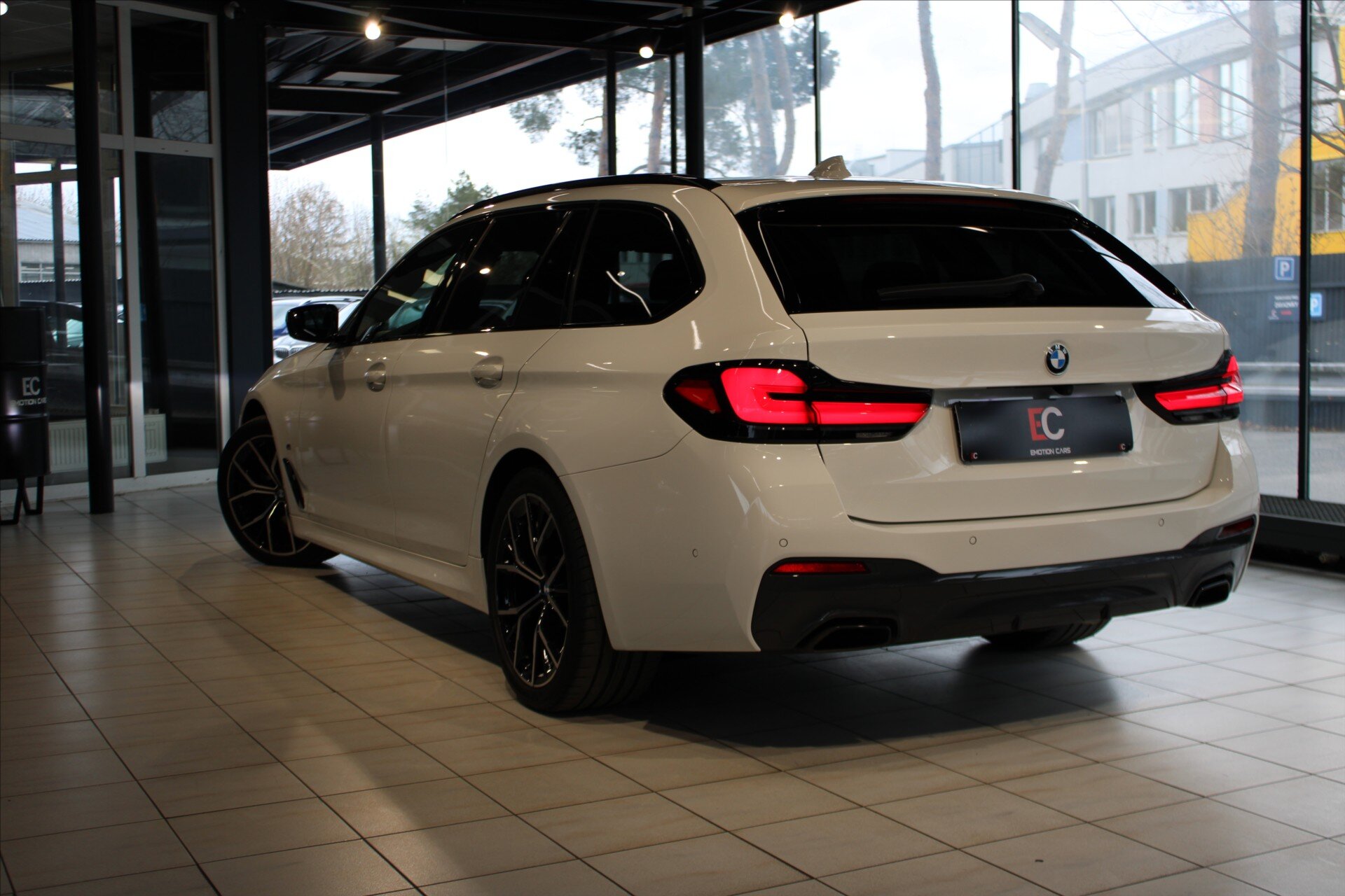 BMW Řada 5 Kombi 3,0 l 210 kw