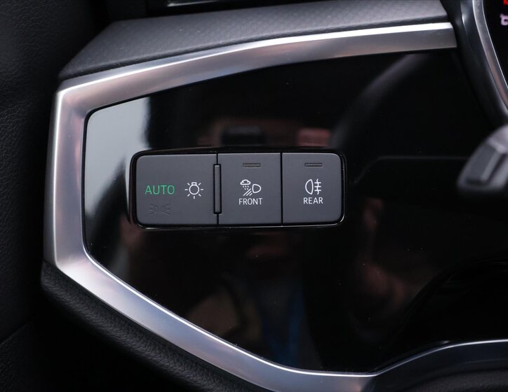 Audi Q3 SUV / Terénní 1,5 l 110 kw