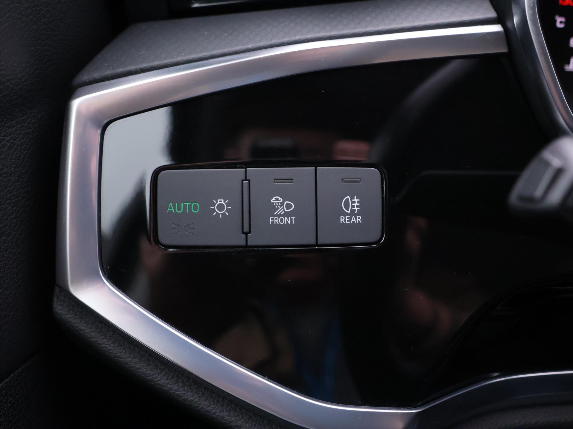 Audi Q3 SUV / Terénní 1,5 l 110 kw