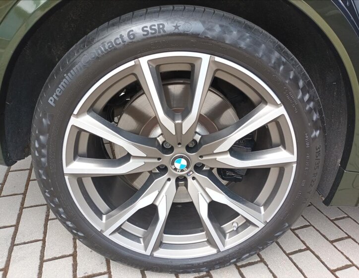 BMW X7 SUV / Terénní 4,4 l 390 kw