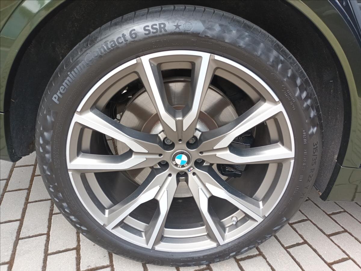 BMW X7 SUV / Terénní 4,4 l 390 kw