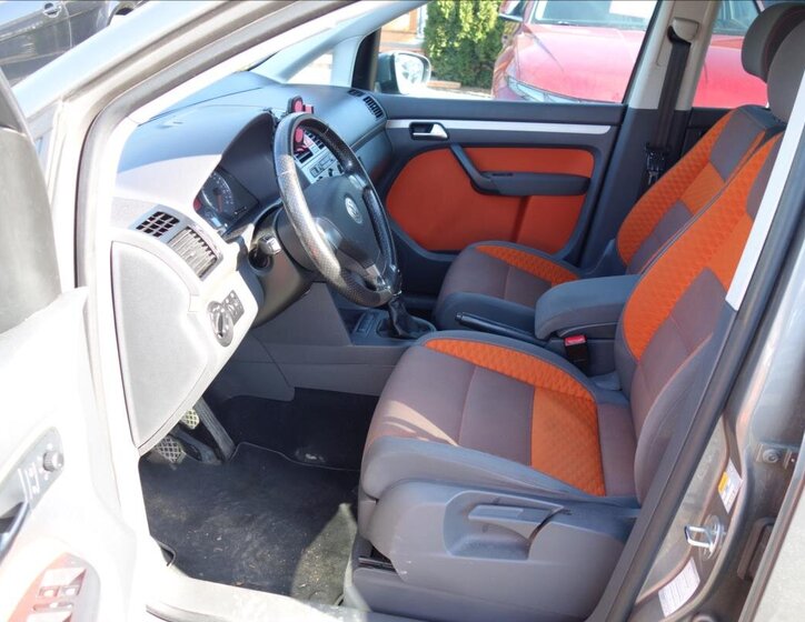 Volkswagen Touran MPV 2,0 l 103 kw