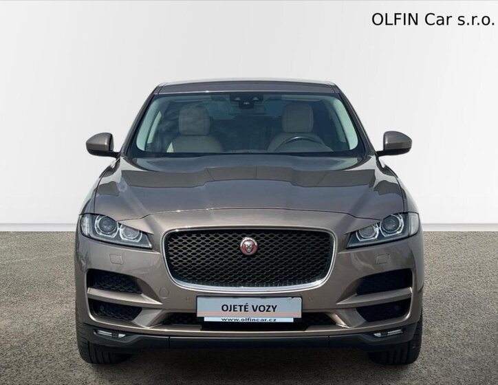 Jaguar F-Pace Kombi 2,0 l 132 kw