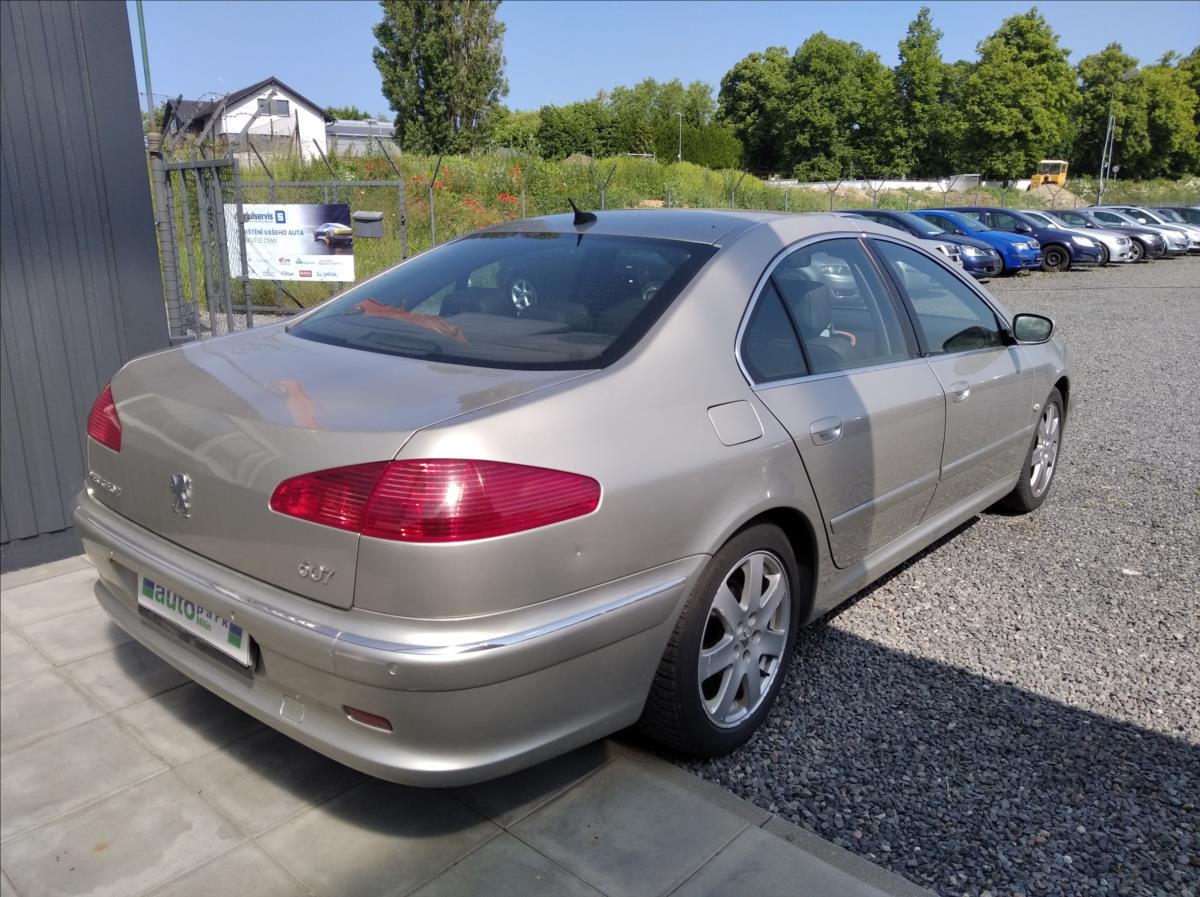 Peugeot 607