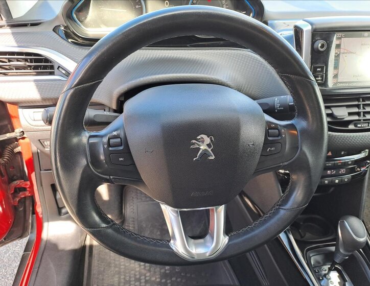 Peugeot 2008 MPV 1,2 l 81 kw