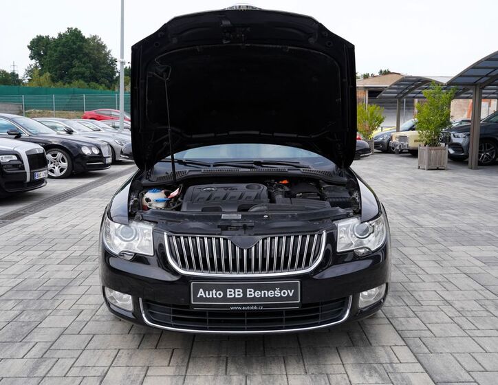 Škoda Superb 9